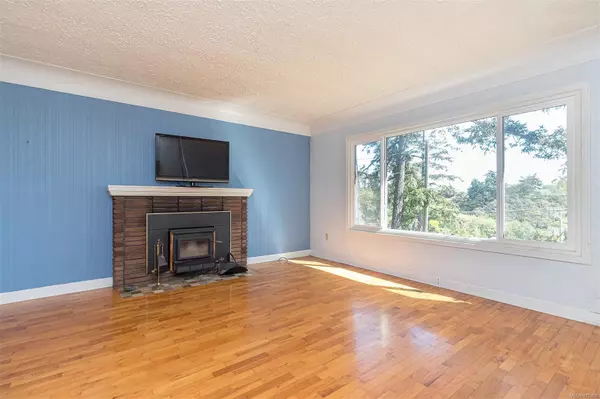 Saanich, BC V8Z 5A2,3904 Wilkinson Rd