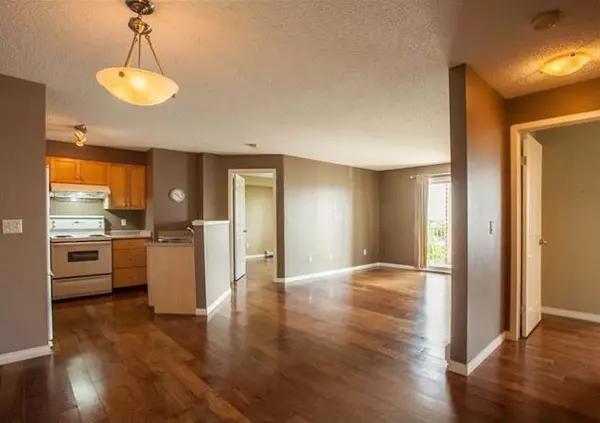 Calgary, AB T3K 5Z1,17 Country Village Bay Northeast #1405