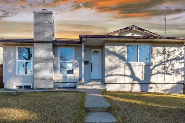 Calgary, AB T1Y 1X8,208 Whitehorn CRES NE