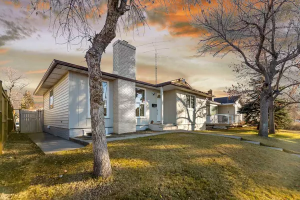 Calgary, AB T1Y 1X8,208 Whitehorn CRES NE