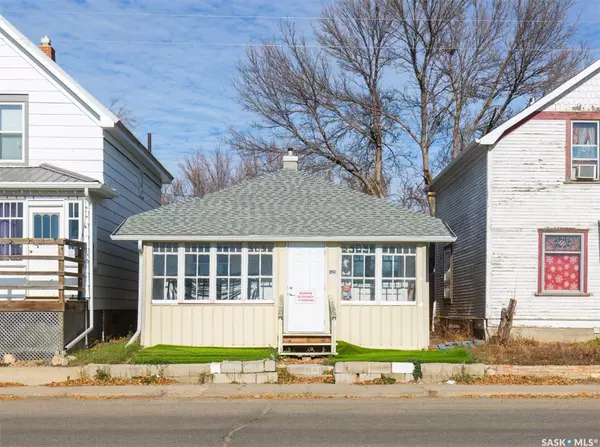 426 Fairford STREET W, Moose Jaw, SK S6H 1W2