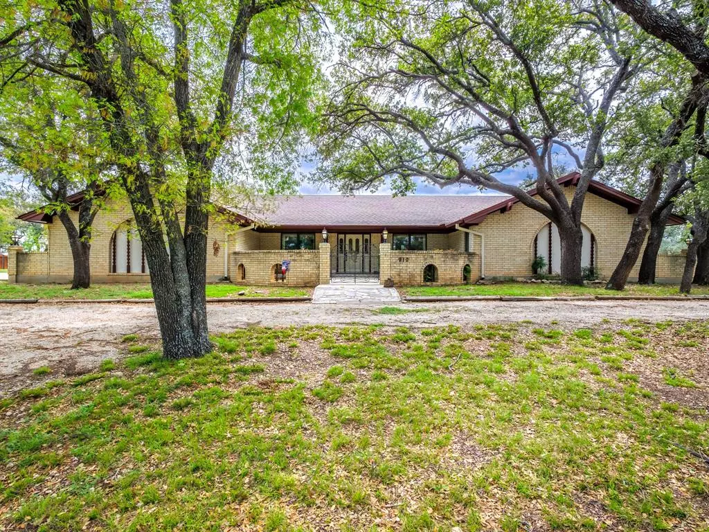 Brownwood, TX 76801,910 Deer Trail