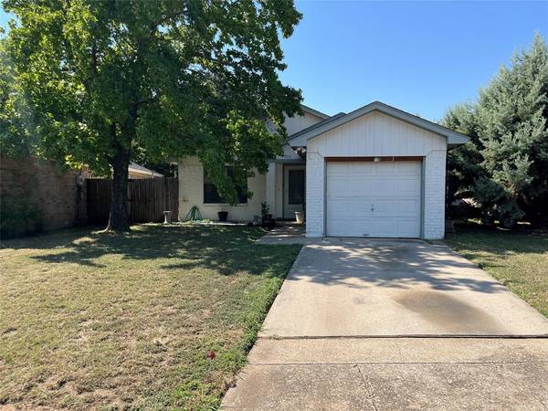 9112 Coral Lane, Fort Worth, TX 76140