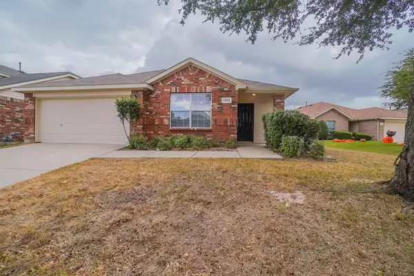 1305 Hennessey Court, Fort Worth, TX 76131