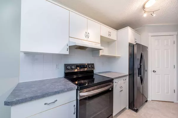 Calgary, AB T3J 4M6,18 saddlemead Close Northeast