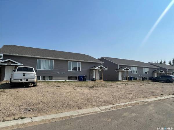 712 713 714 716 Columbia AVENUE, Kerrobert, SK S0L 1R0