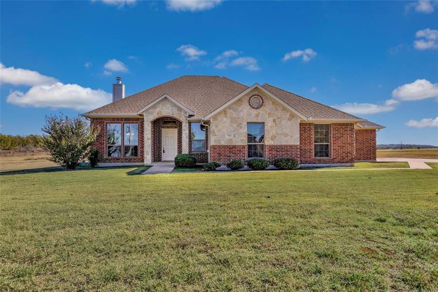 700 Stone Ridge Drive, Gainesville, TX 76240