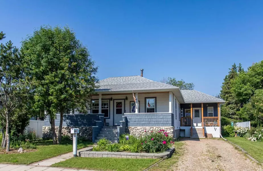 4131 48 AVE, Innisfail, AB T4G 1K1