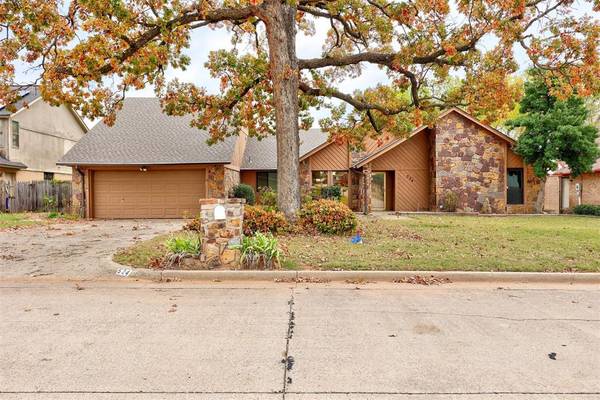 524 Three Oaks Drive, Midwest City, OK 73130