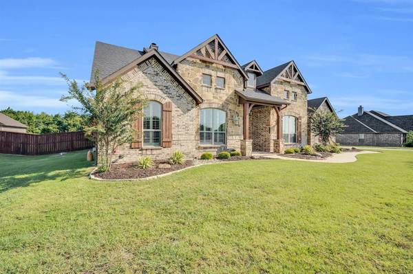 6261 Still Waters Drive, Midlothian, TX 76065