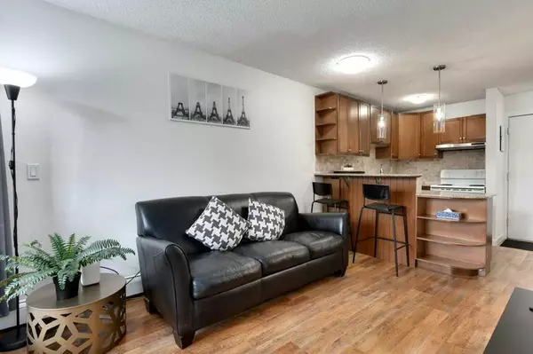 Calgary, AB T2T 4M4,2130 17 ST SW #207