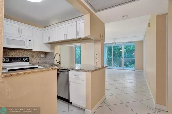 Davie, FL 33324,9420 Poinciana  #309