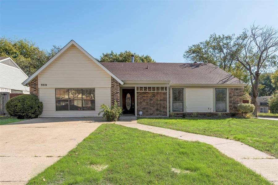 3818 Inwood Court, Grand Prairie, TX 75052