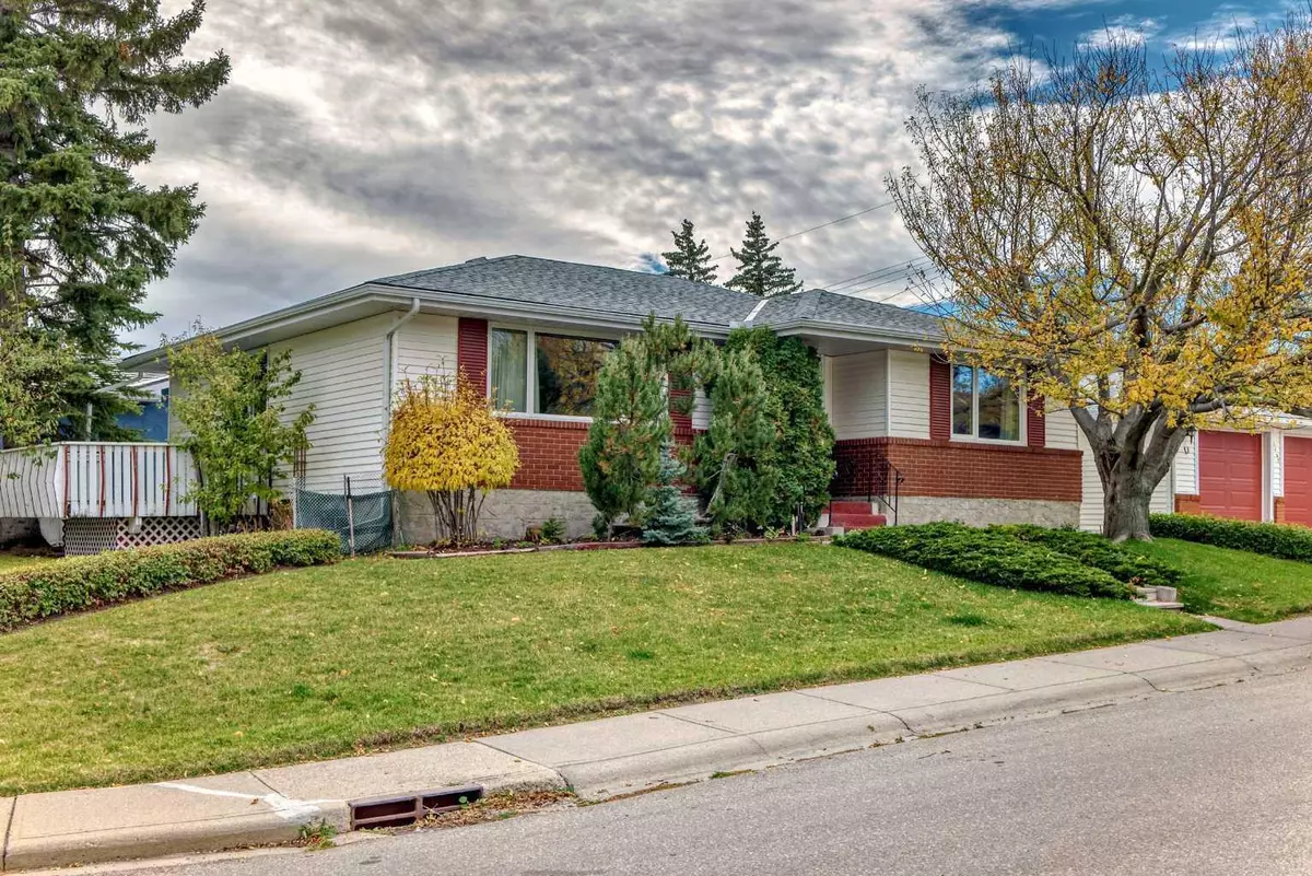 Calgary, AB T2K 4P1,1107 Hunterston HL NW