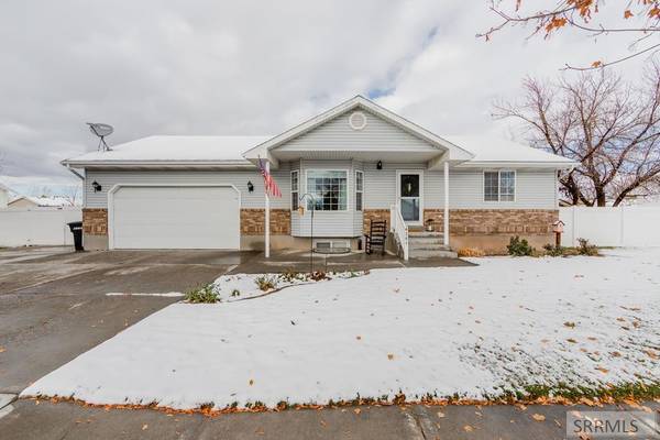 4301 E Birchwood Circle,  Ammon,  ID 83406