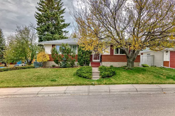 Calgary, AB T2K 4P1,1107 Hunterston HL NW