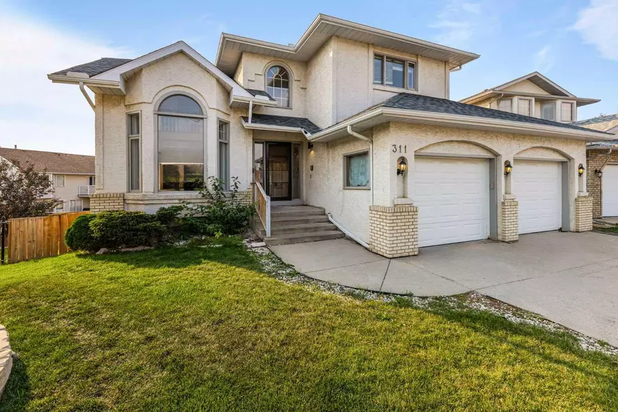 311 Hawkland PL Northwest, Calgary, AB T3G 3R4