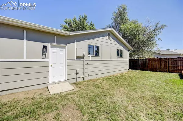 Colorado Springs, CO 80910,1970 Saratoga DR