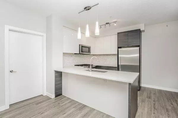 Calgary, AB T3E8A9,95 Burma Star RD Southwest #3306