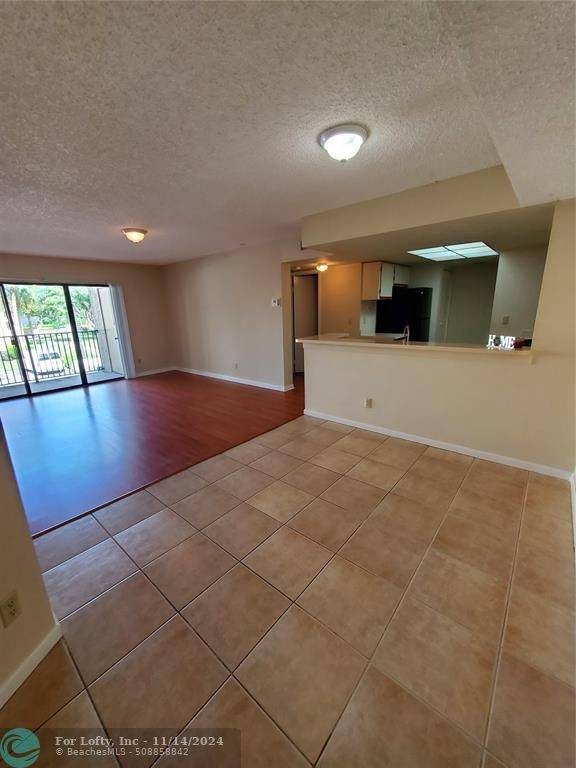 Coral Springs, FL 33071,9250 W Atlantic Blvd  #922