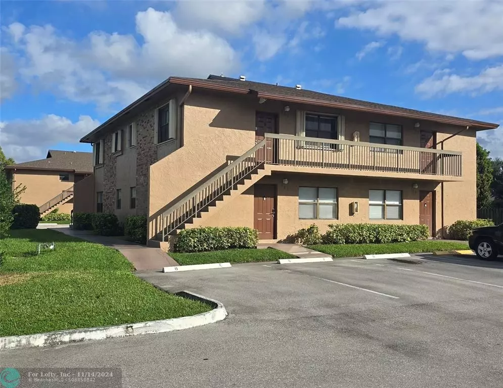 Sunrise, FL 33351,10057 Winding Lake Rd  #201