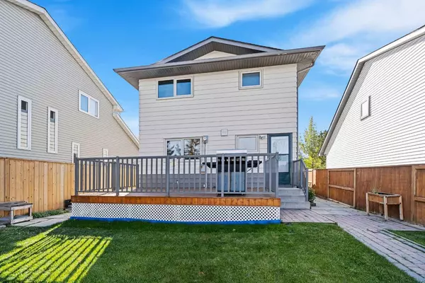 Calgary, AB T3K 1S9,1292 Berkley DR NW