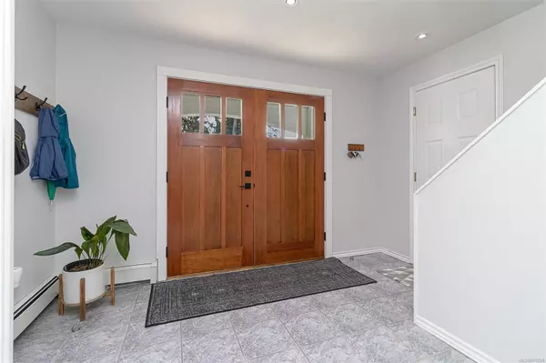 Saanich, BC V8X 3H1,1450 Simon Rd