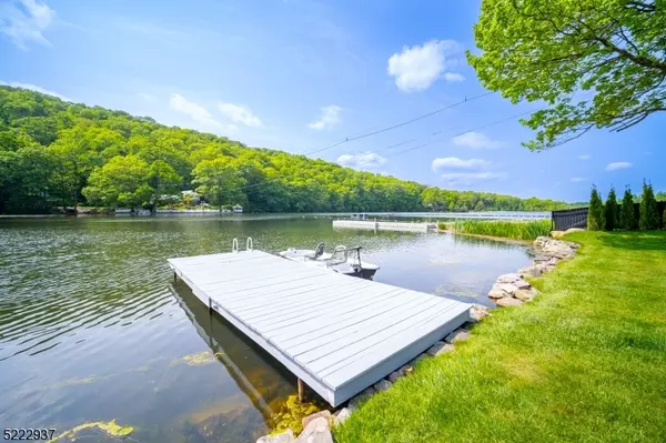 Hardyston Twp., NJ 07460,66 Lakeside Ave