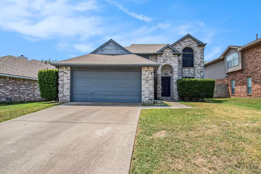 1372 Honeysuckle Lane, Lewisville, TX 75077