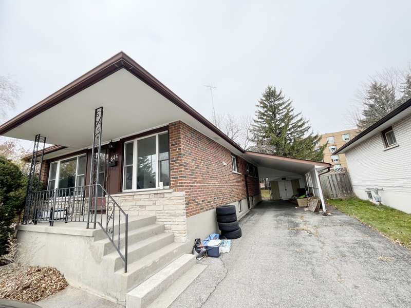 644 Athol ST E, Oshawa, ON L1H 1M3