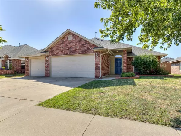 Edmond, OK 73012,1912 NW 174th Street