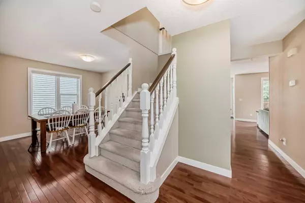 Calgary, AB T3K 3W9,160 Sandringham Close NW