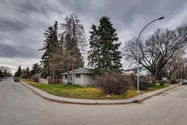 Calgary, AB T3E 3M6,3304 42 ST SW