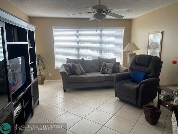 Pompano Beach, FL 33069,2309 S Cypress Bend Dr  #714