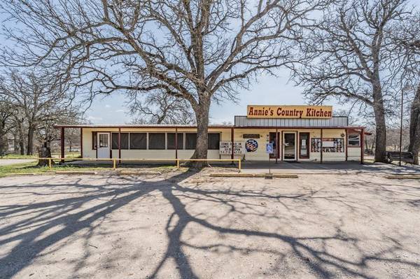 4003 W Highway 199, Springtown, TX 76082