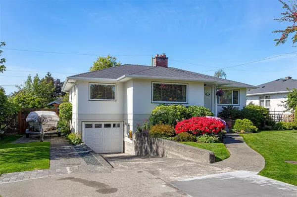 Oak Bay, BC V8R 3E3,2141 Neil St