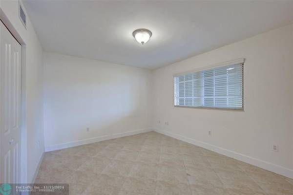 Pompano Beach, FL 33060,410 SW 15th St  #101