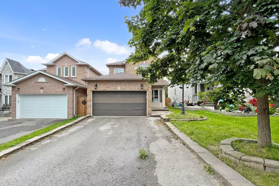 399 Flanagan CT, Newmarket, ON L3X 2G1