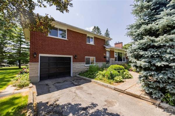 3698 MCBEAN ST, Stittsville - Munster - Richmond, ON K0A 2Z0