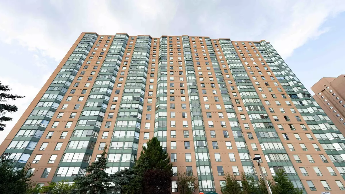 Mississauga, ON L5B 4B1,135 Hillcrest AVE #215