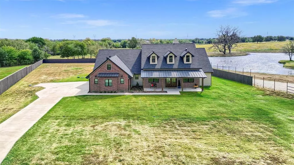 354 Pear Tree Lane, Collinsville, TX 76233