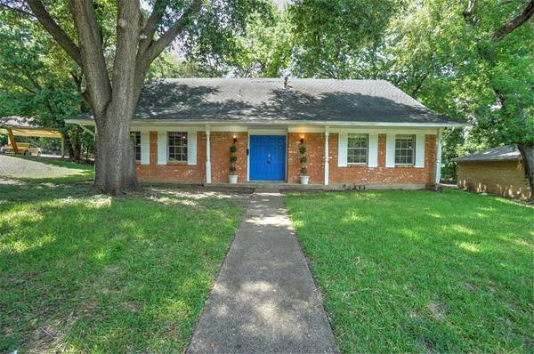 1619 Day Star Drive,  Dallas,  TX 75224