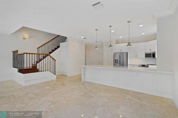 Fort Lauderdale, FL 33301,304 NE 12th Ave #304