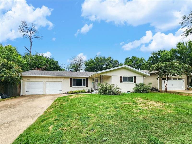 1707 Smith Lane, Arlington, TX 76013