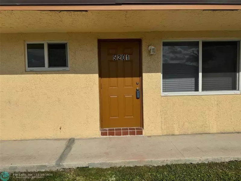 5201 NW 21st Ct, Lauderhill, FL 33313