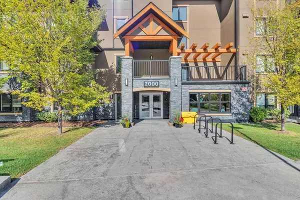 Calgary, AB T3R 1S2,450 Kincora Glen RD Northwest #2306