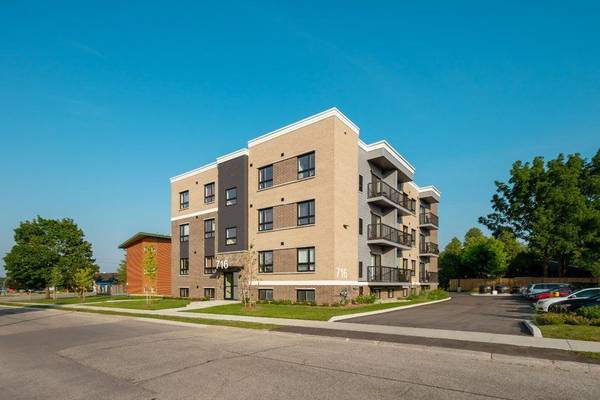 716 Glen Forrest BLVD #104, Waterloo, ON N2L 4K8