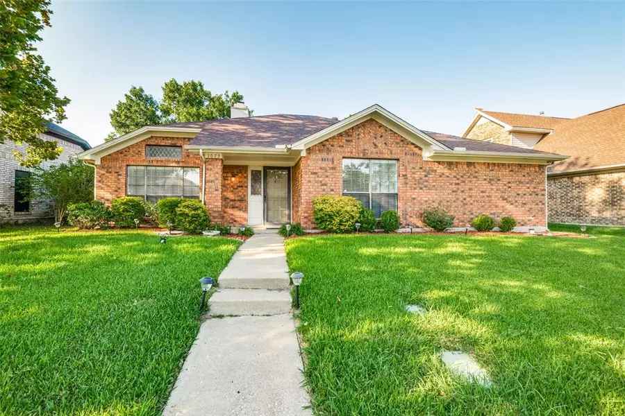 1673 Crosshaven Drive, Lewisville, TX 75077