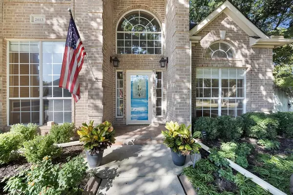 2613 Abercorn Drive, Grapevine, TX 76051