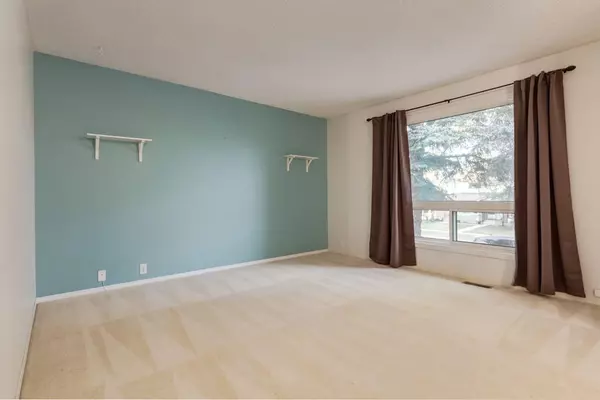 Calgary, AB T2W 5B1,3540 Cedarille DR Southwest